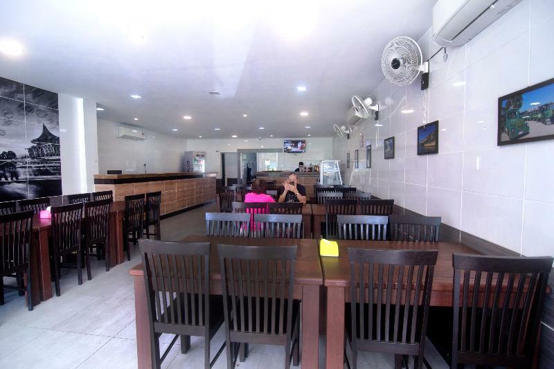Oyo 836 Mandurah Room & Cafe Kuching Eksteriør bilde