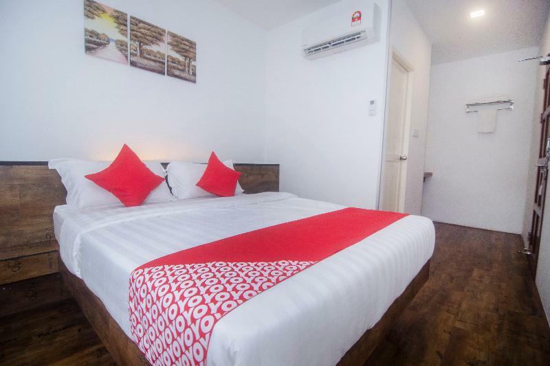 Oyo 836 Mandurah Room & Cafe Kuching Eksteriør bilde