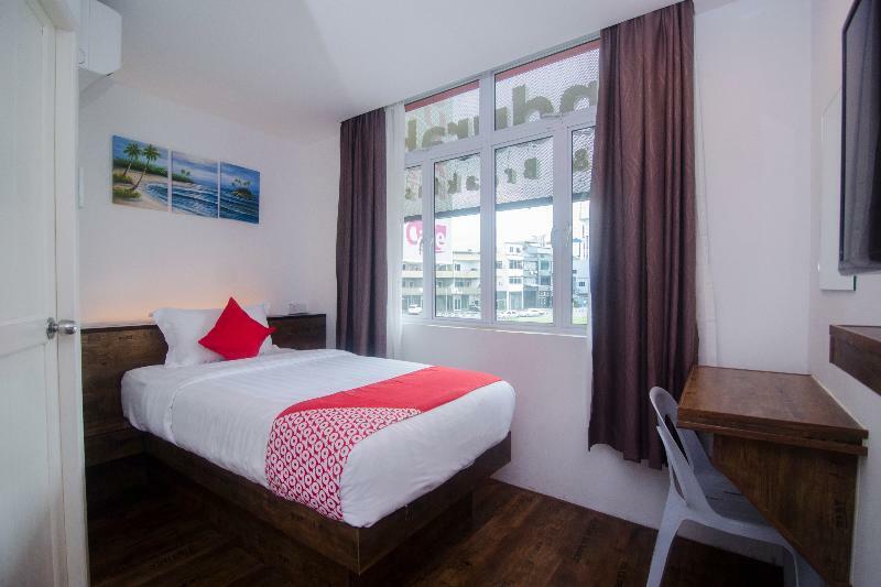 Oyo 836 Mandurah Room & Cafe Kuching Eksteriør bilde