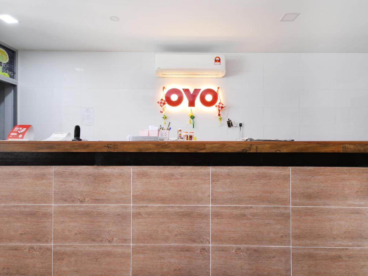 Oyo 836 Mandurah Room & Cafe Kuching Eksteriør bilde